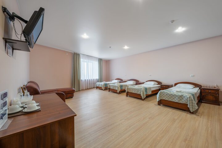 Room 21 of 34