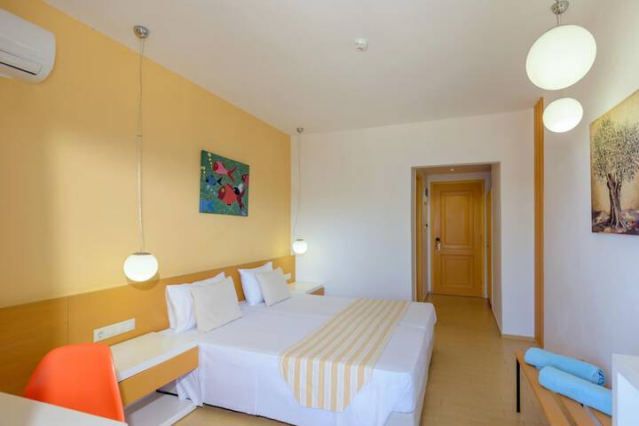Room 16 of 73
