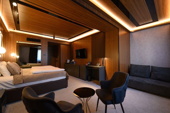 Room 11 of 64
