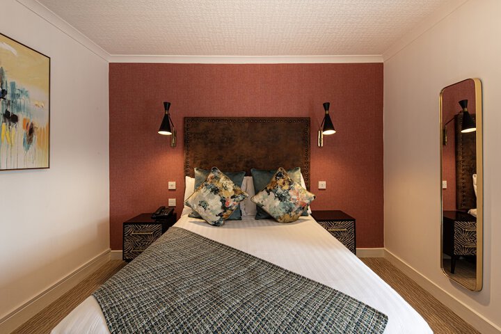 Room 10 of 178