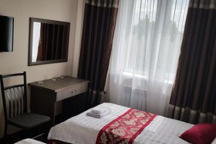 Room 3 of 10