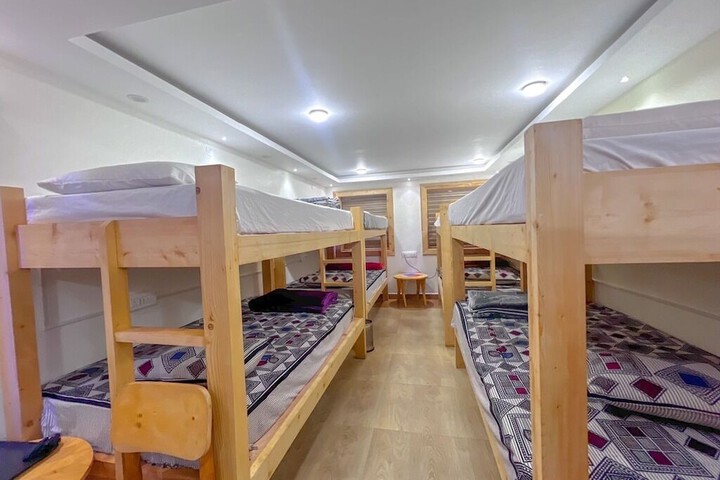Room 22 of 38