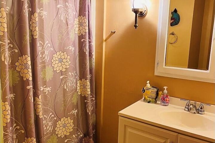 Room 30 of 74