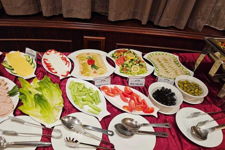 Dining 40 of 44