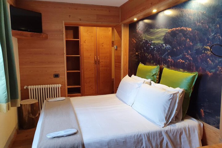 Room 13 of 61