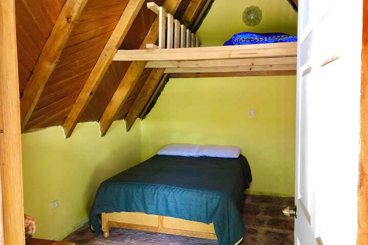 Room 5 of 13