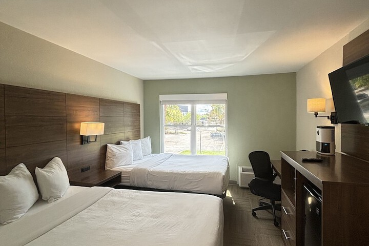 2 Double Beds (4 of 10)