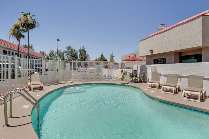 Hotel Pool