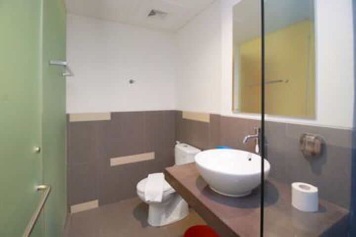 Room 2 of 31