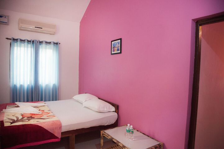 Room 9 of 44