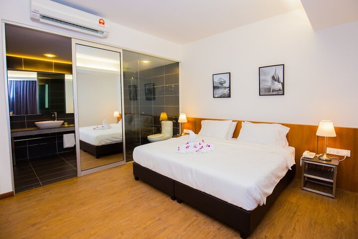 Room 14 of 38