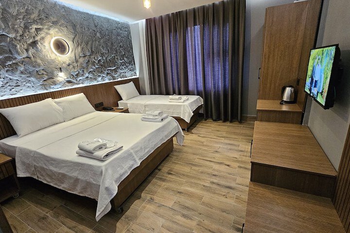 Room 16 of 39