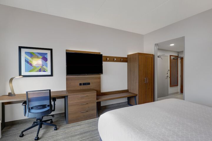 Standard | King Bed (12 of 19)