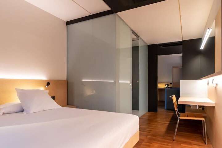 Room 18 of 46