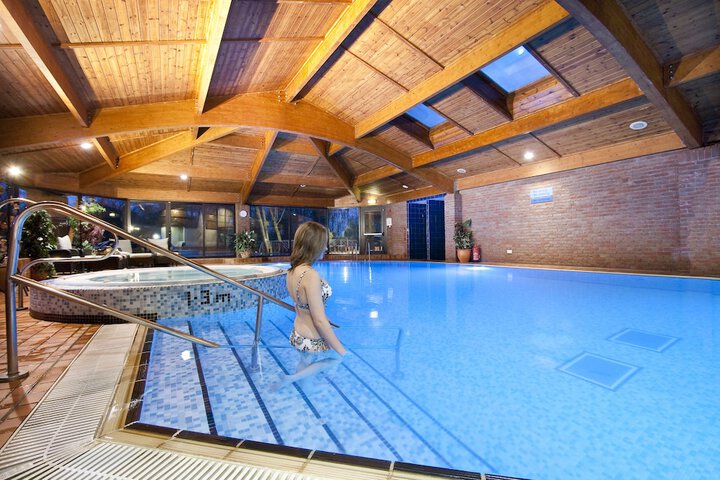 Pool 32 of 72