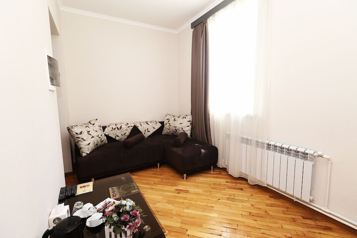 Room 31 of 190