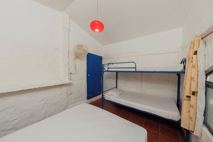 Room 24 of 100