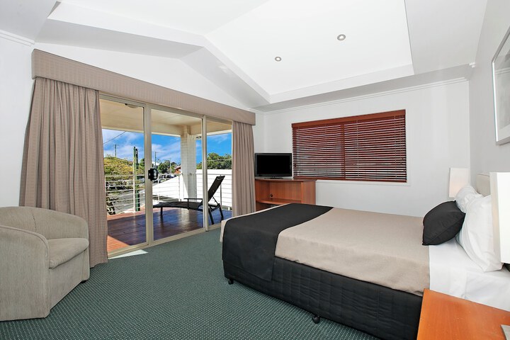 Room 14 of 38
