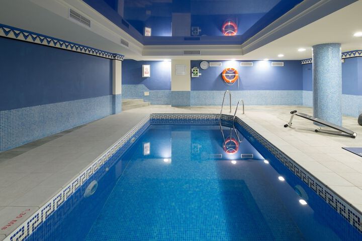 Pools & Facilities