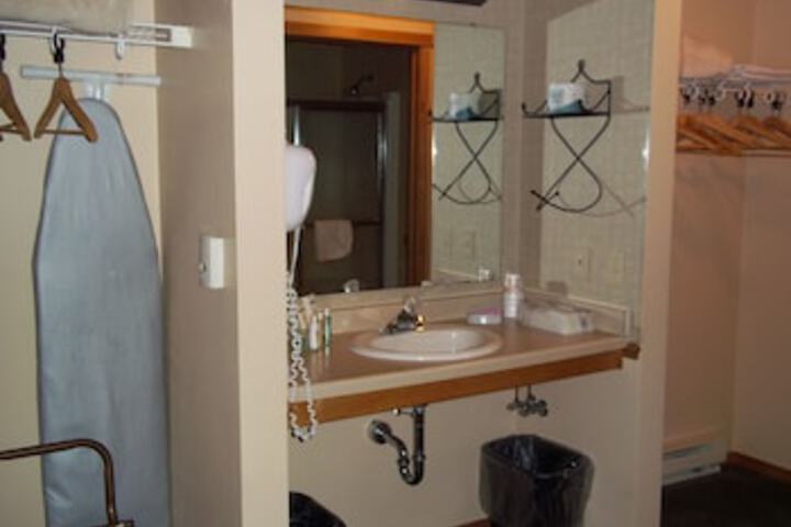 Room 163 of 279