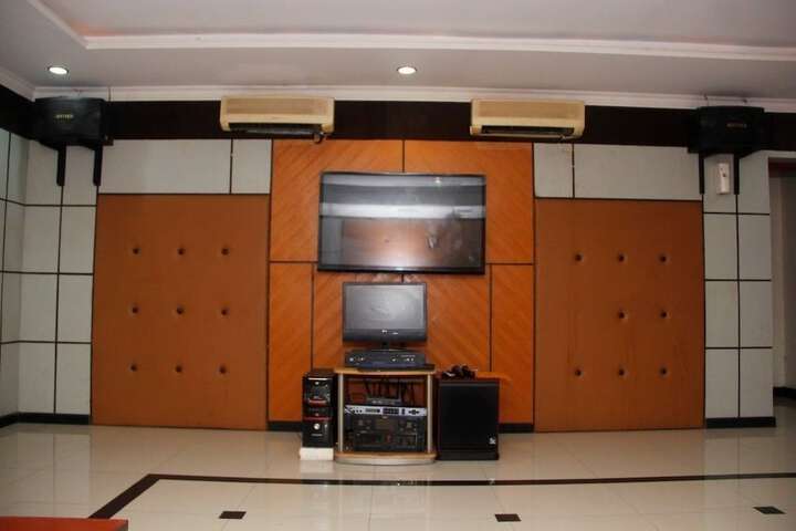 Room 18 of 26