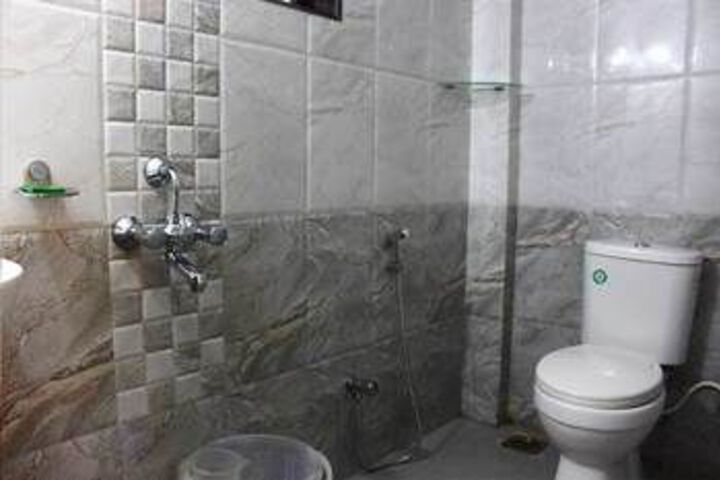 Room 2 of 10
