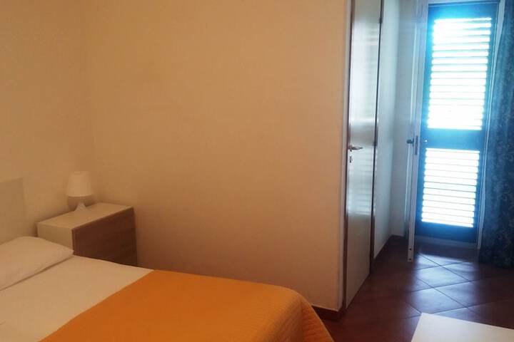 Room 6 of 15