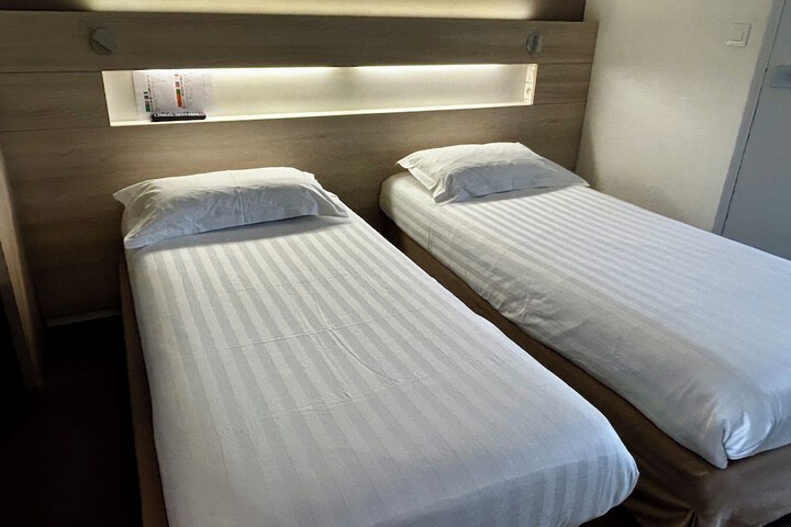 Room 4 of 46