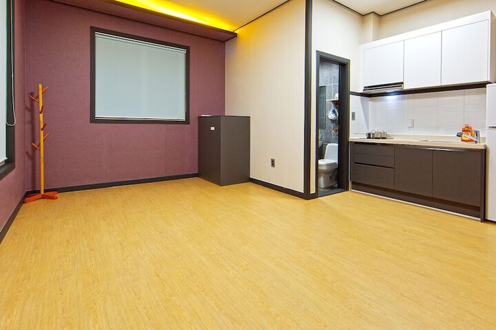 Room 23 of 51
