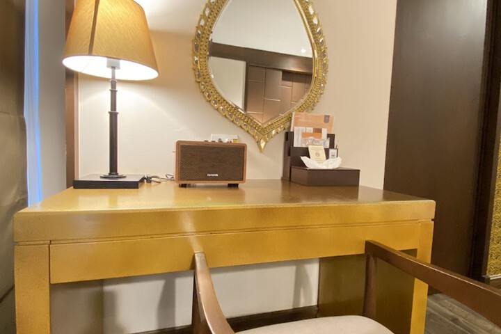 Room 18 of 37