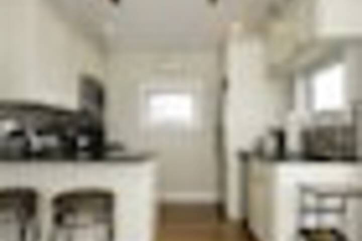 Room 44 of 384