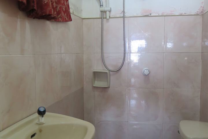 Room 14 of 24