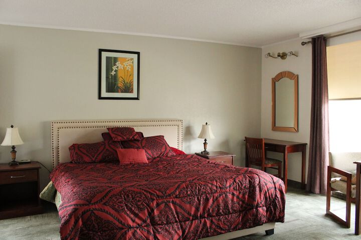 Room 3 of 12