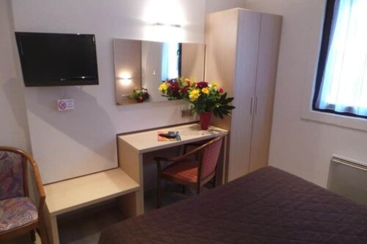 Room 5 of 35