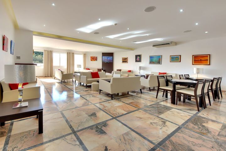 Guest Lobby