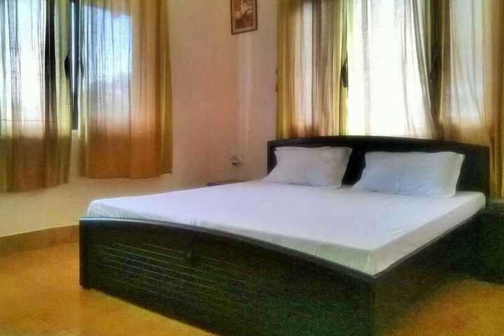 Room 3 of 12