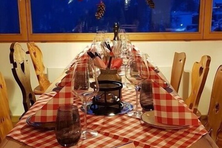 Dining 10 of 16