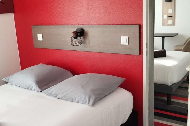 Room 43 of 80