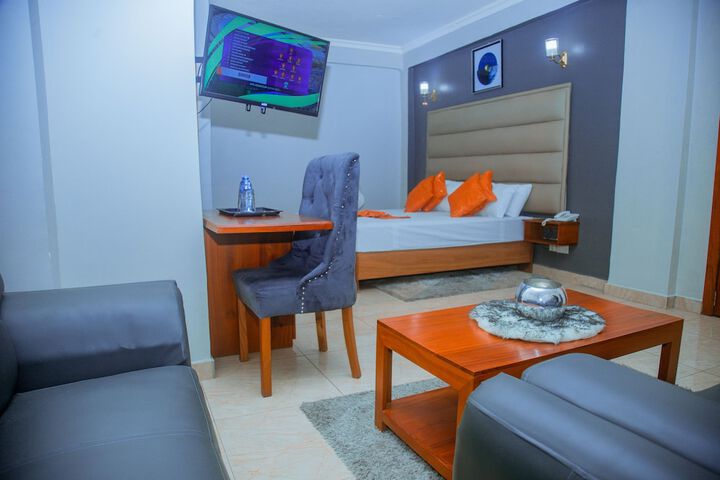 Room 32 of 66