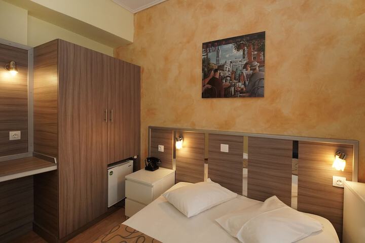 Room 49 of 100