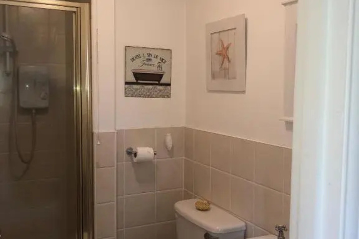 Room 12 of 12