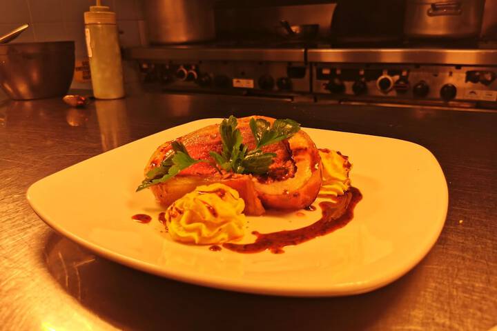Dining 33 of 59