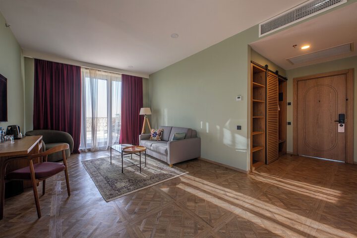 Room 18 of 53