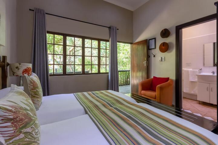 Room 32 of 100
