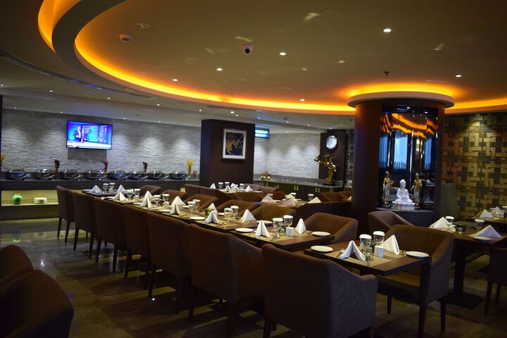 Dining 38 of 58