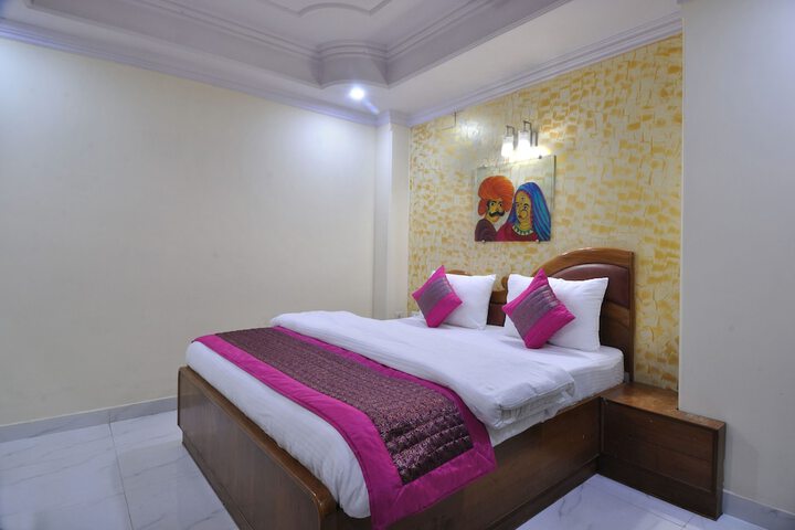 Room 9 of 29