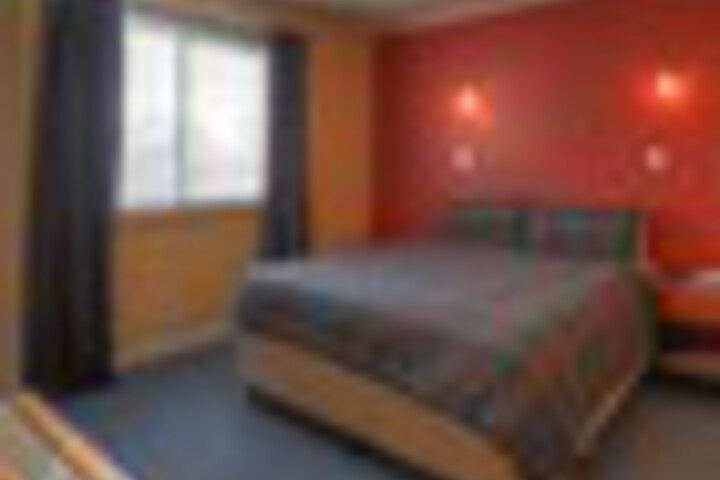Room 26 of 195