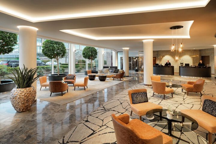 Entrance & Lobby