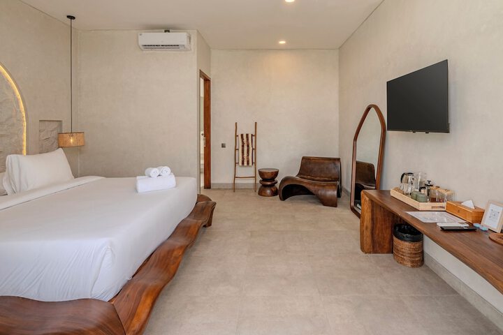Room 12 of 35