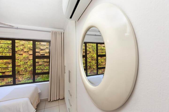 Room 10 of 40